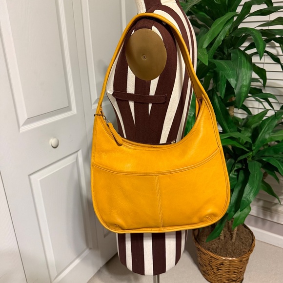 COACH Ergo Pocket Zip #9033 Mustard Yellow Leather Vintage 90s Hobo Shoulder Bag - Picture 2 of 16